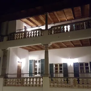 Maghetti - Modernized Flat In Historic Palazzo In The Center Of Luino